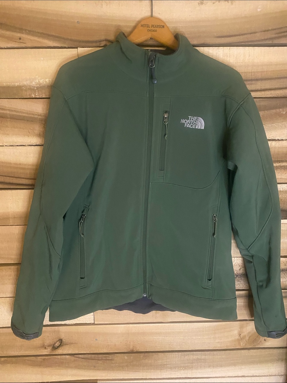 The North Face Apex Men's Forest Green Softshell Jacket size medium